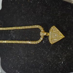 Unisex diamond pendant